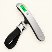 Digitale ALTAIR bagageweegschaal met koffer en reisaccessoires