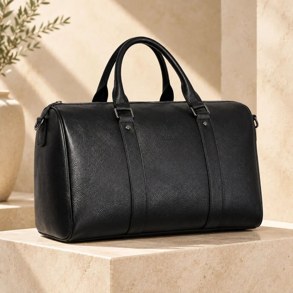 Black ALTAIR travel bag in grained leather, front view